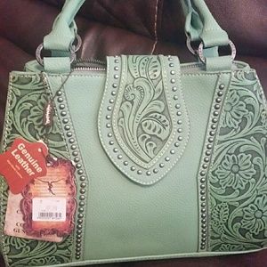 Trinity Ranch Concealed Carry Leather Bag!